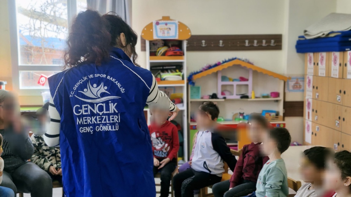 T.C. Gençlik ve Spor Bakanlığı İzmir Bornova Gençlik Merkezi gönüllüleri okulumuzu ziyaret ettiler.